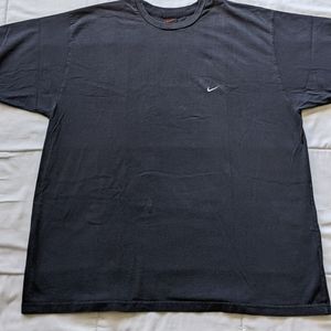 NIKE Embroidered Swoosh Tee